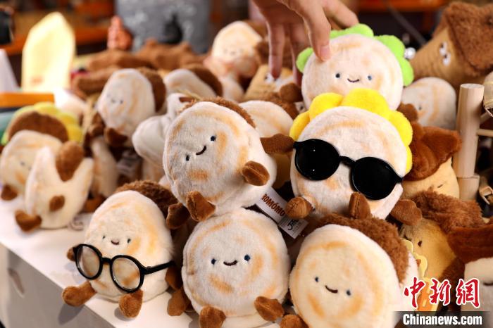 西安文创产品“绒馍馍”走红网络
